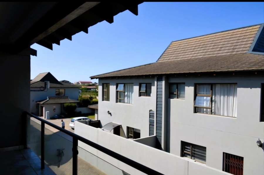 3 Bedroom Property for Sale in Wavecrest Eastern Cape